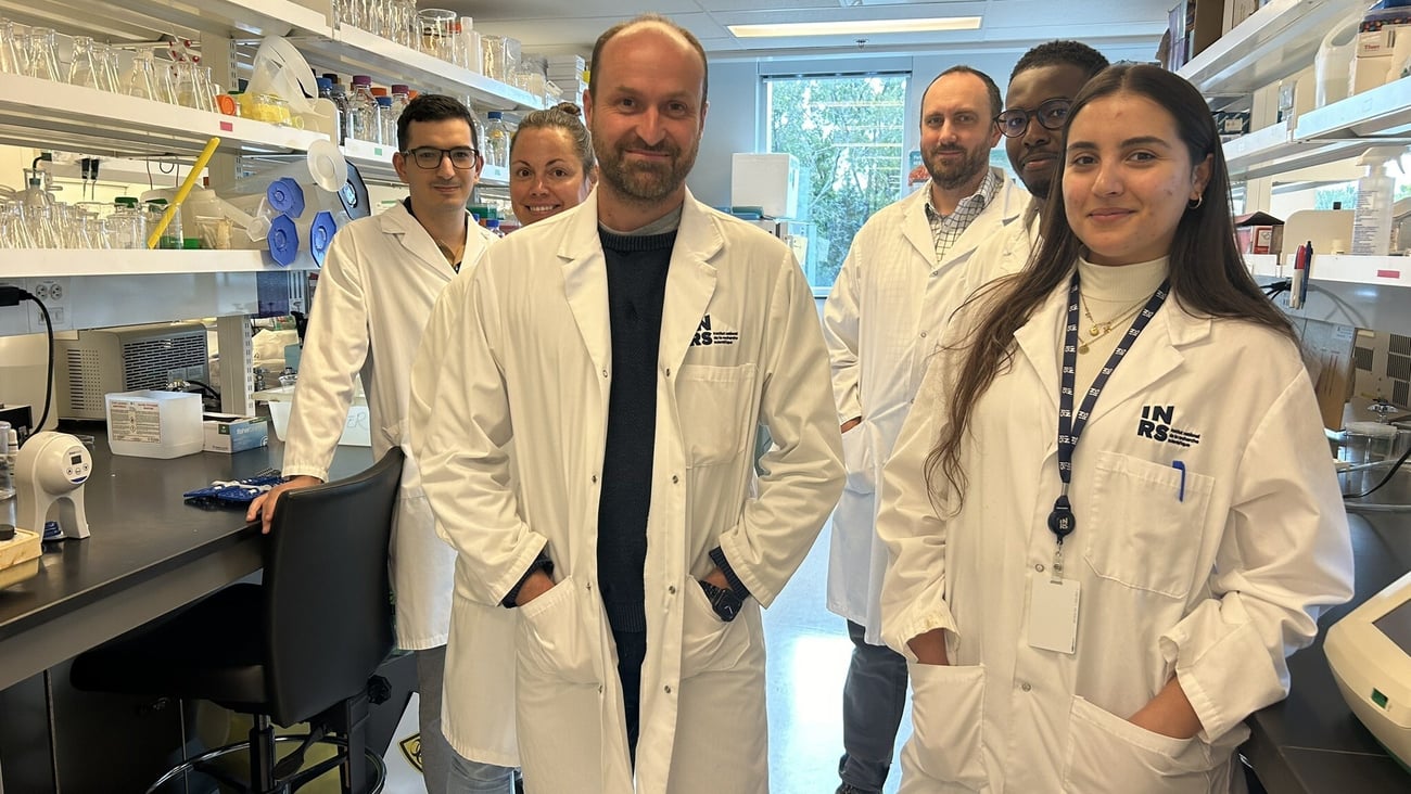Le professeur Frédéric Veyrier et son équipe de l’Institut national de la recherche scientifique (INRS) (Groupe CNW/Institut National de la recherche scientifique (INRS))
