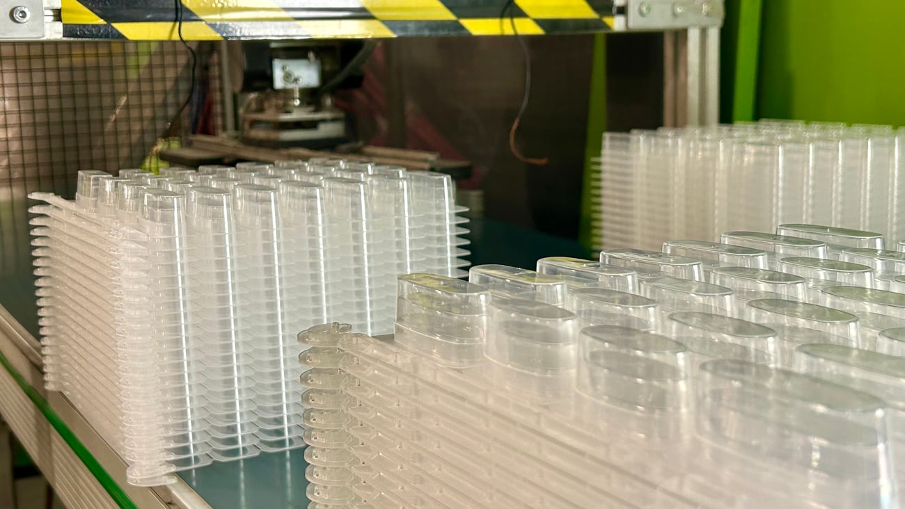 Des piluliers fabriqués par Ecolopharm. (crédit: A. Bouitcha)