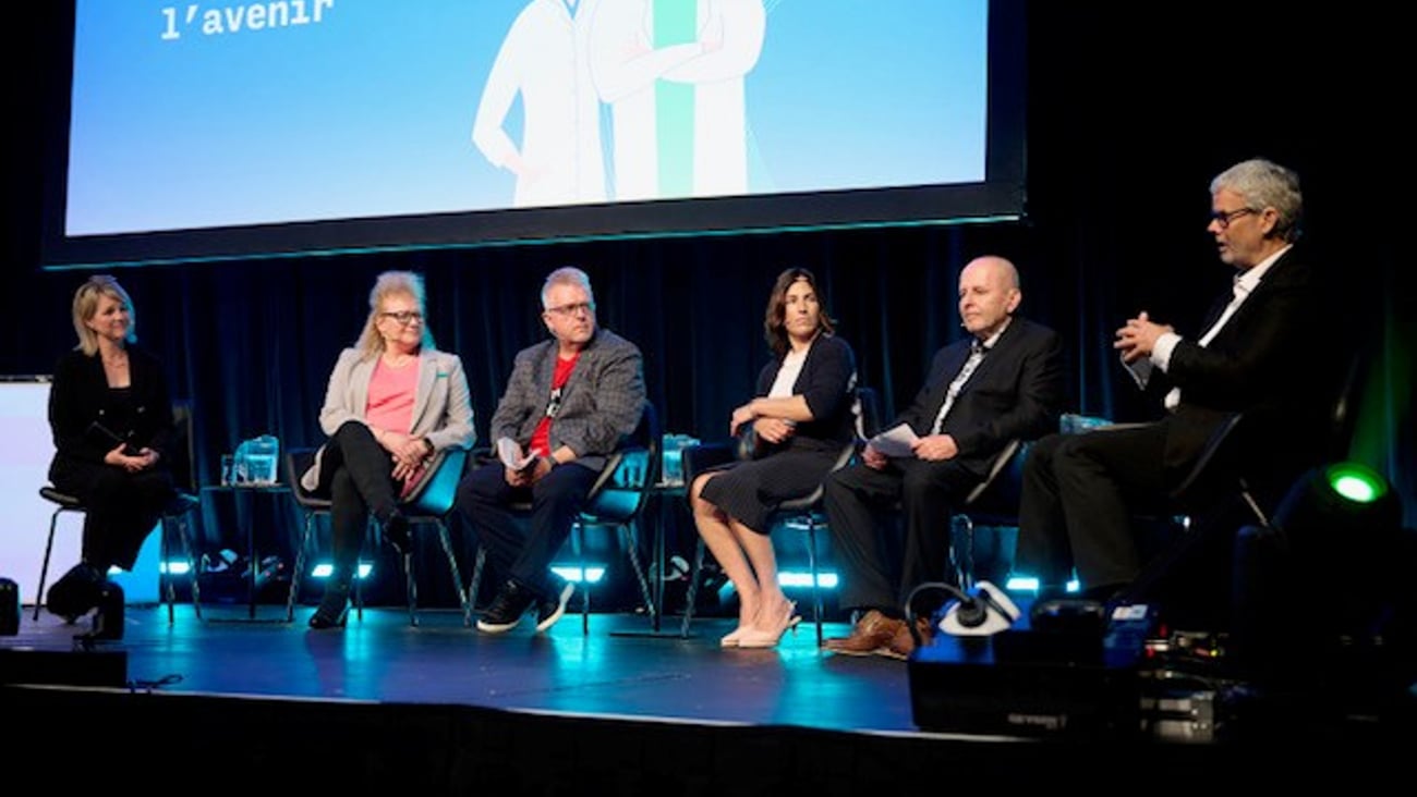 Le panel inaugural de l'Événement des pharmaciennes et pharmaciens 2025. 