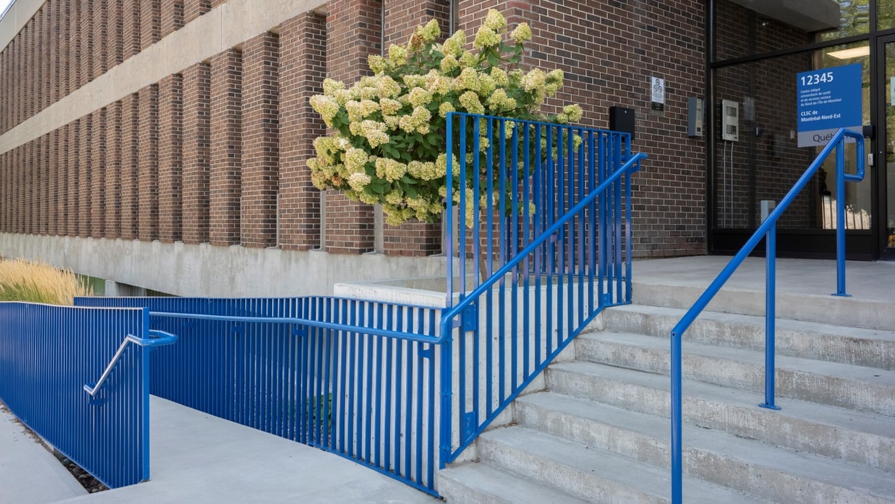 Entrée du GMF-U/CLSC de Montréal-Nord-Est