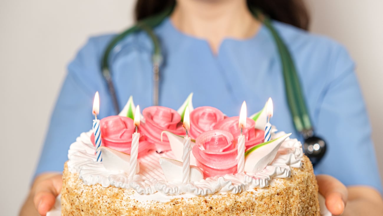 Gateau d'anniversaire d'une médecin