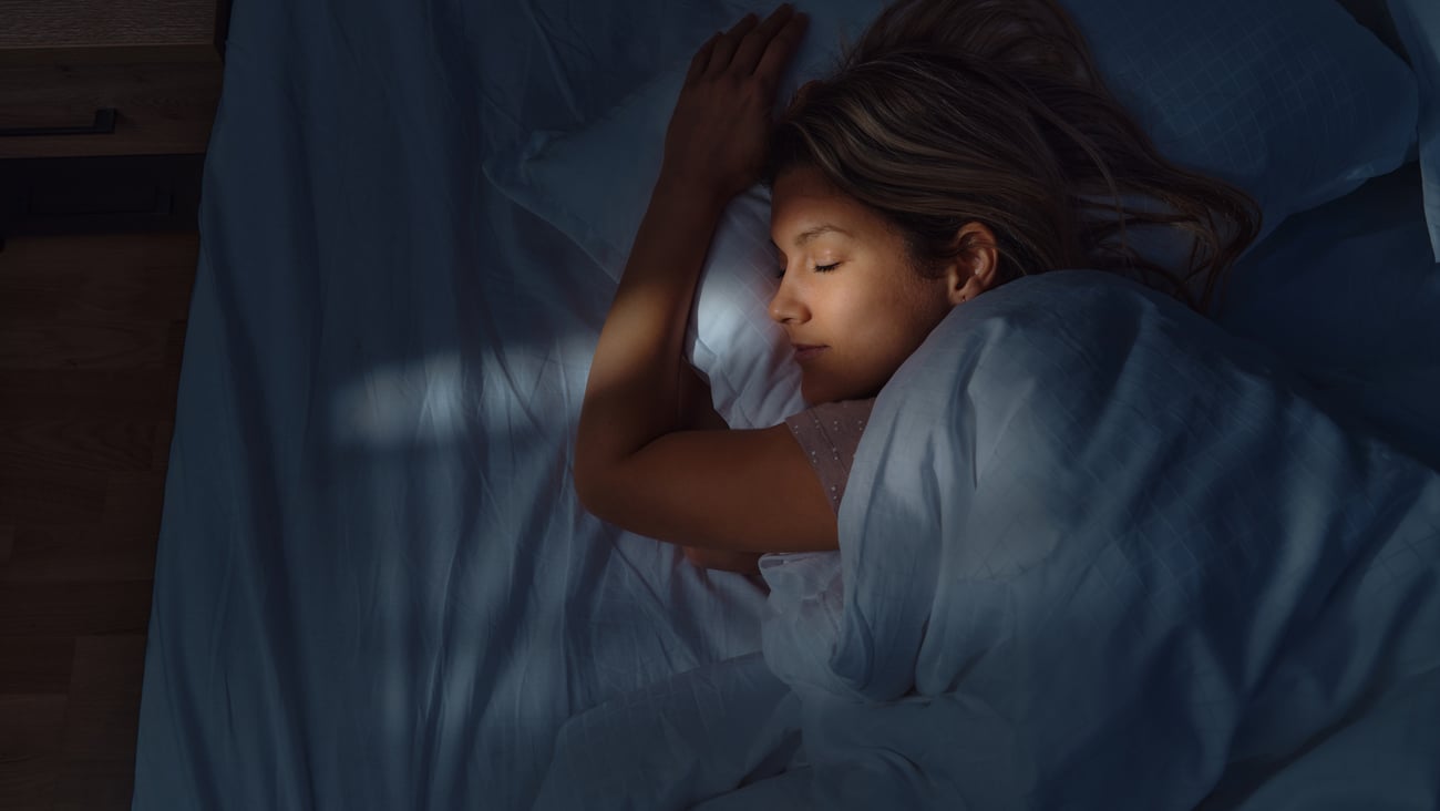 Femme qui dort. Crédit photo: skynesher/Getty Images