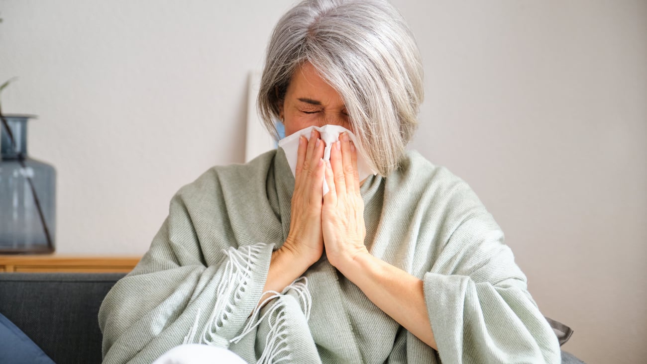 Une femme a la grippe. Crédit photo: FujiCraft/Getty Images