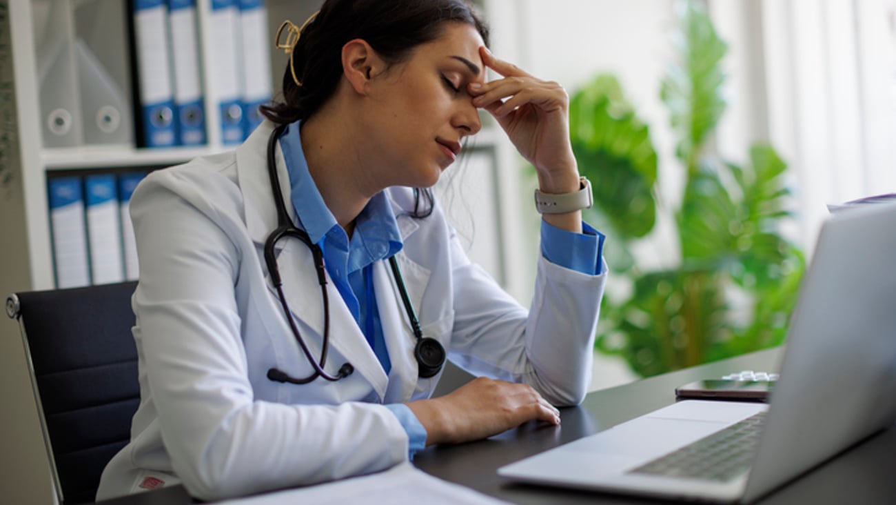 Médecin épuisée (Photo: Getty images).