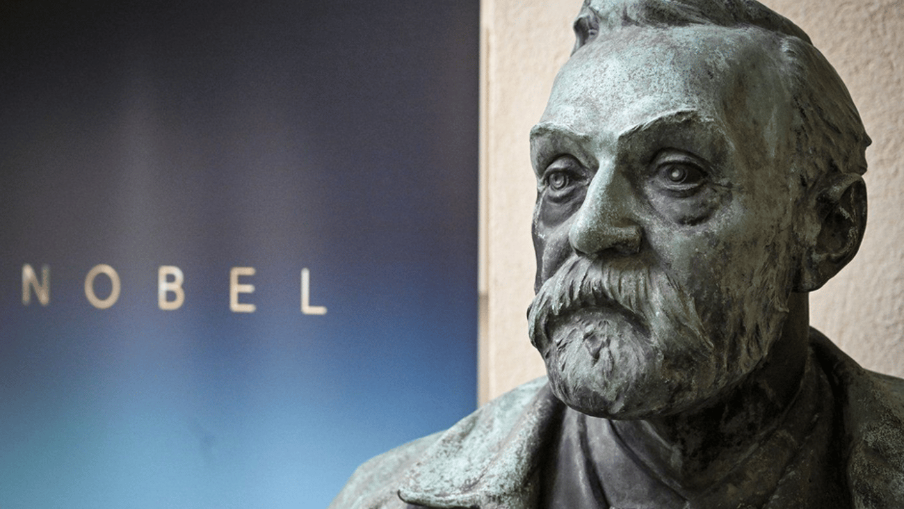 Un buste d'Alfred Nobel exposé à Stockholm, en Suède. (Photo Henrik Montgomery/TT News Agency/AP)