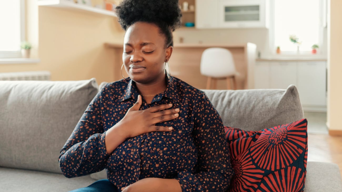 Une jeune femme noire souffre de troubles cardiovasculaires