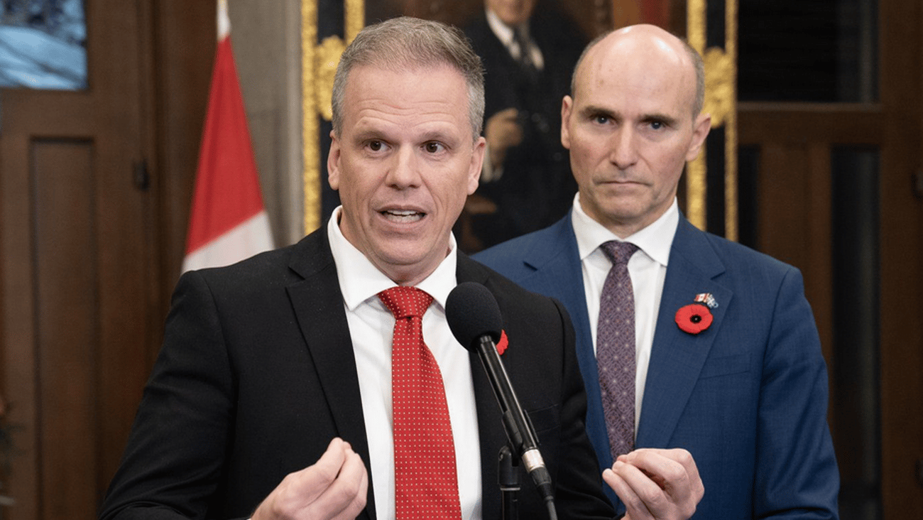 Le ministre de la Santé Mark Holland et Jean-Yves Duclos.
