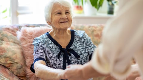 une personne âgée souffrant d'Alzheimer