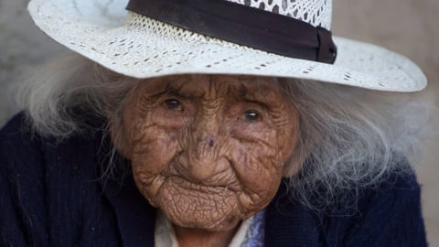 Julia Flores Colque, 117 ans