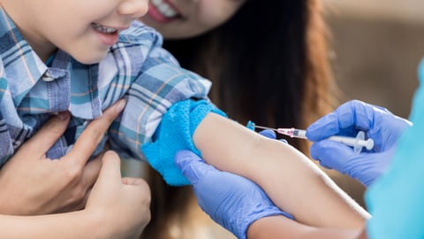 Prise de sang sur un enfant
