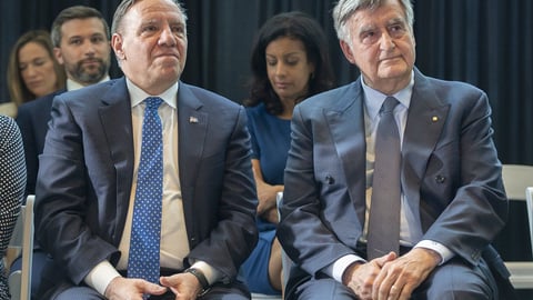 Le premier ministre du Québec, François Legault, à gauche, et l'ancien premier ministre Lucien Bouchard. PC/Graham Hughes