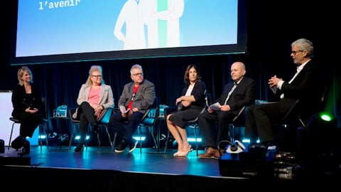 Le panel inaugural de l'Événement des pharmaciennes et pharmaciens 2025. 