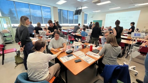 Des pharmaciens participent à la phase 2 du parcours en évaluation du patient à l'Université Laval.