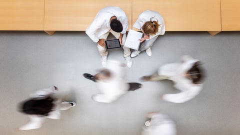 Médecins. Crédit photo: sanjeri/ Getty Images 