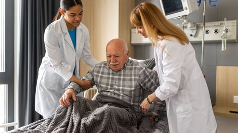 personne âgée hospitalisée 