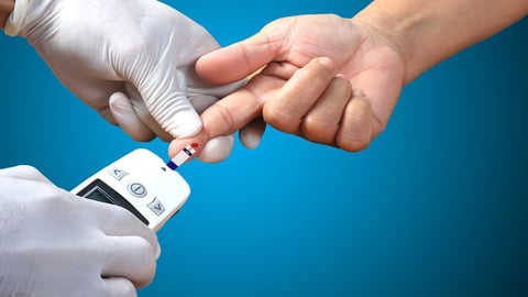 Pompe à insuline. Crédit photo: kiatipol/ Getty Images