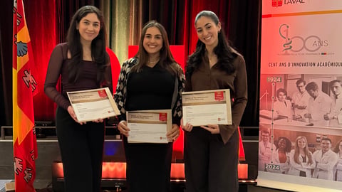 Lilia Ben Abdelkader, Lamiae Samri et Fatim-Zahra Zaki lors de leur graduation en pharmacie à l'Université Laval. (crédit: courtoisie)